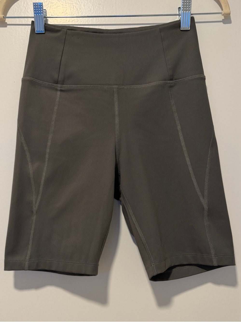 Girlfriend Collective Dark Green High Rise Bike Shorts 7" Inseam | Size Small